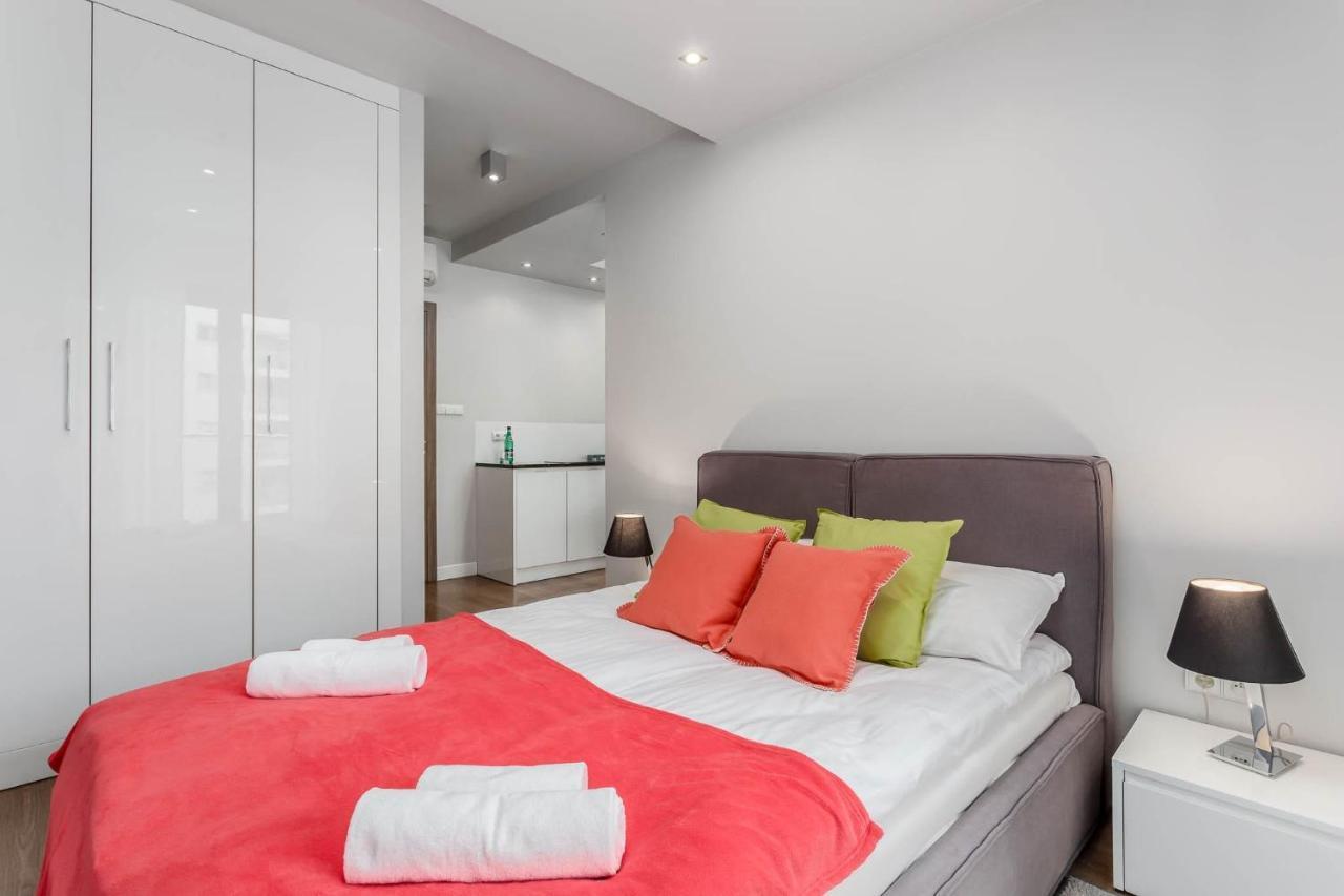 Rent Like Home - Oxygen Wronia 45 II วอร์ซอ ภายนอก รูปภาพ