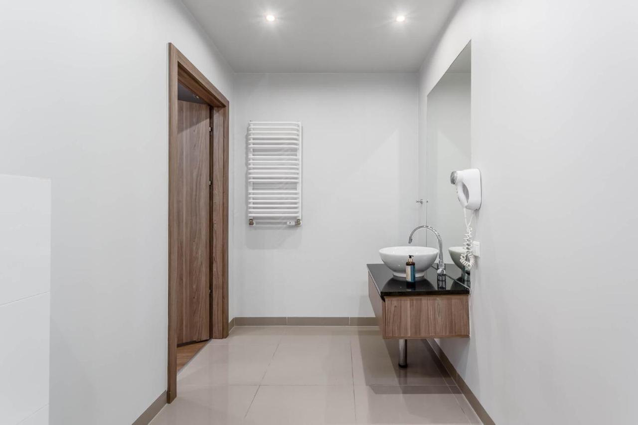 Rent Like Home - Oxygen Wronia 45 II วอร์ซอ ภายนอก รูปภาพ