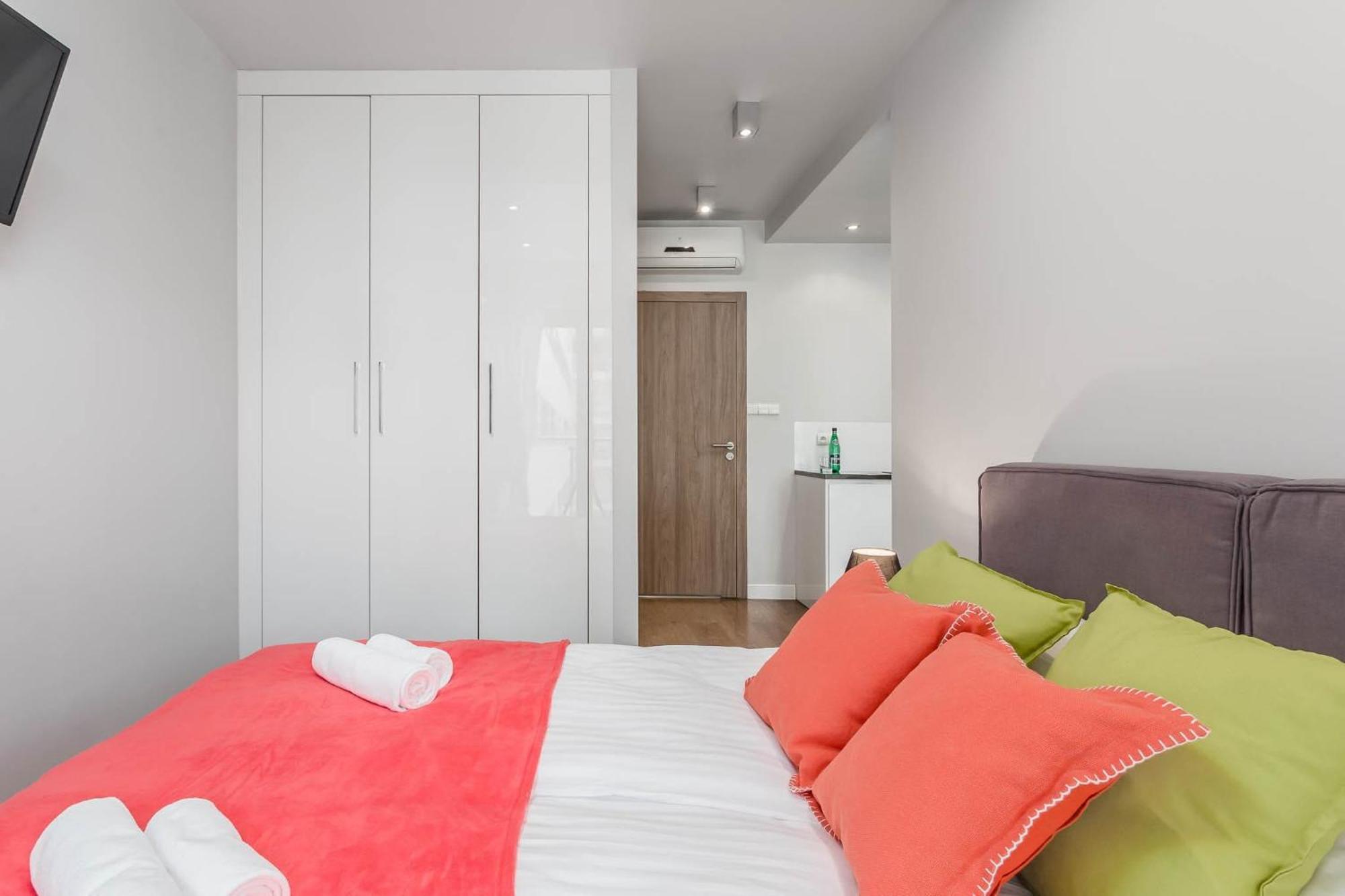 Rent Like Home - Oxygen Wronia 45 II วอร์ซอ ภายนอก รูปภาพ